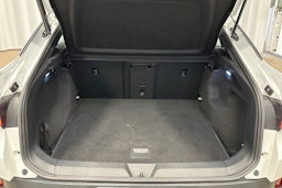 valkoinen Volkswagen ID.5 2023 kuva 28.