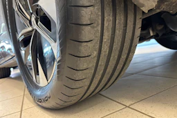 harmaa Volkswagen ID.5 2023 kuva 10.