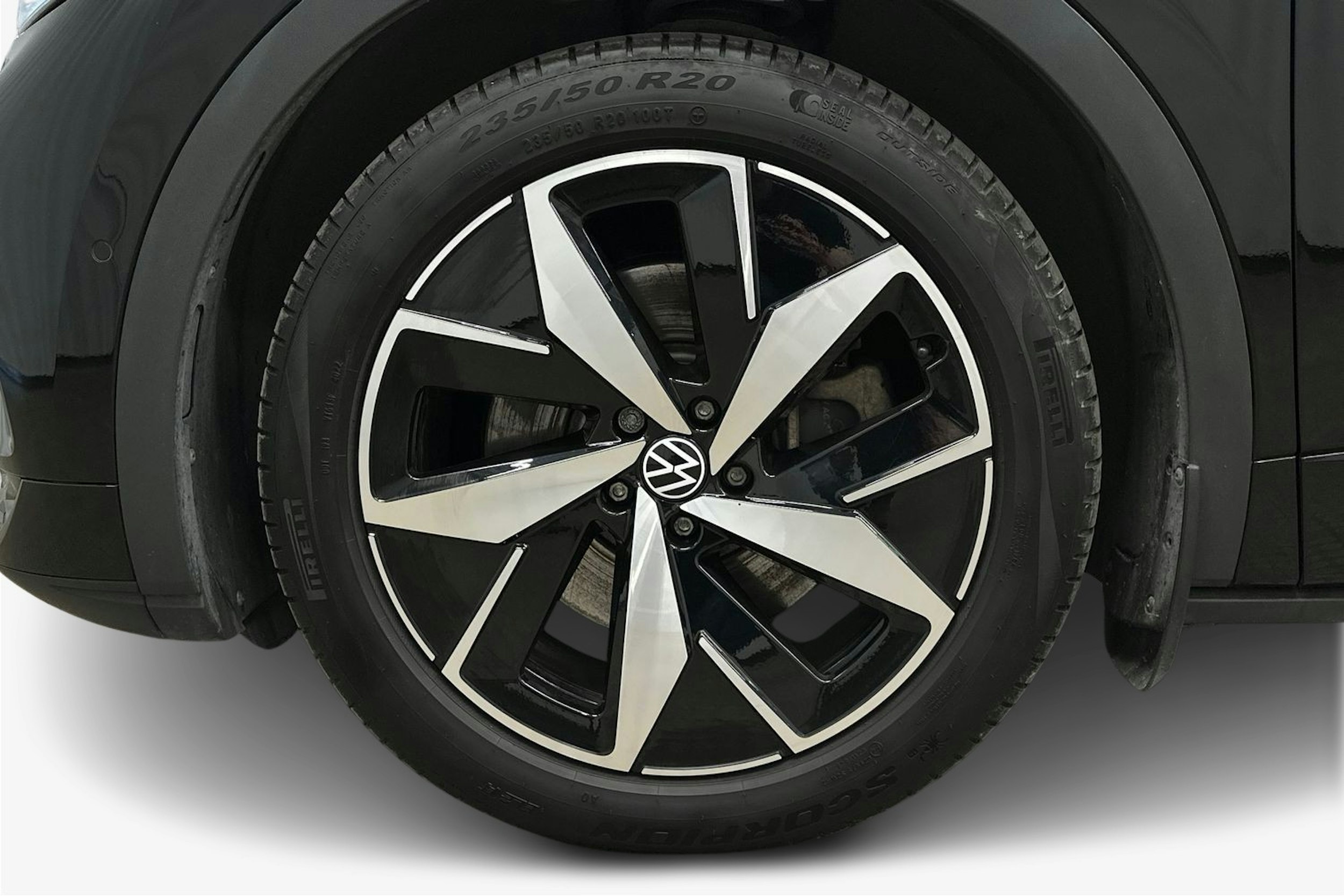 musta Volkswagen ID.5 2023 kuva 11.