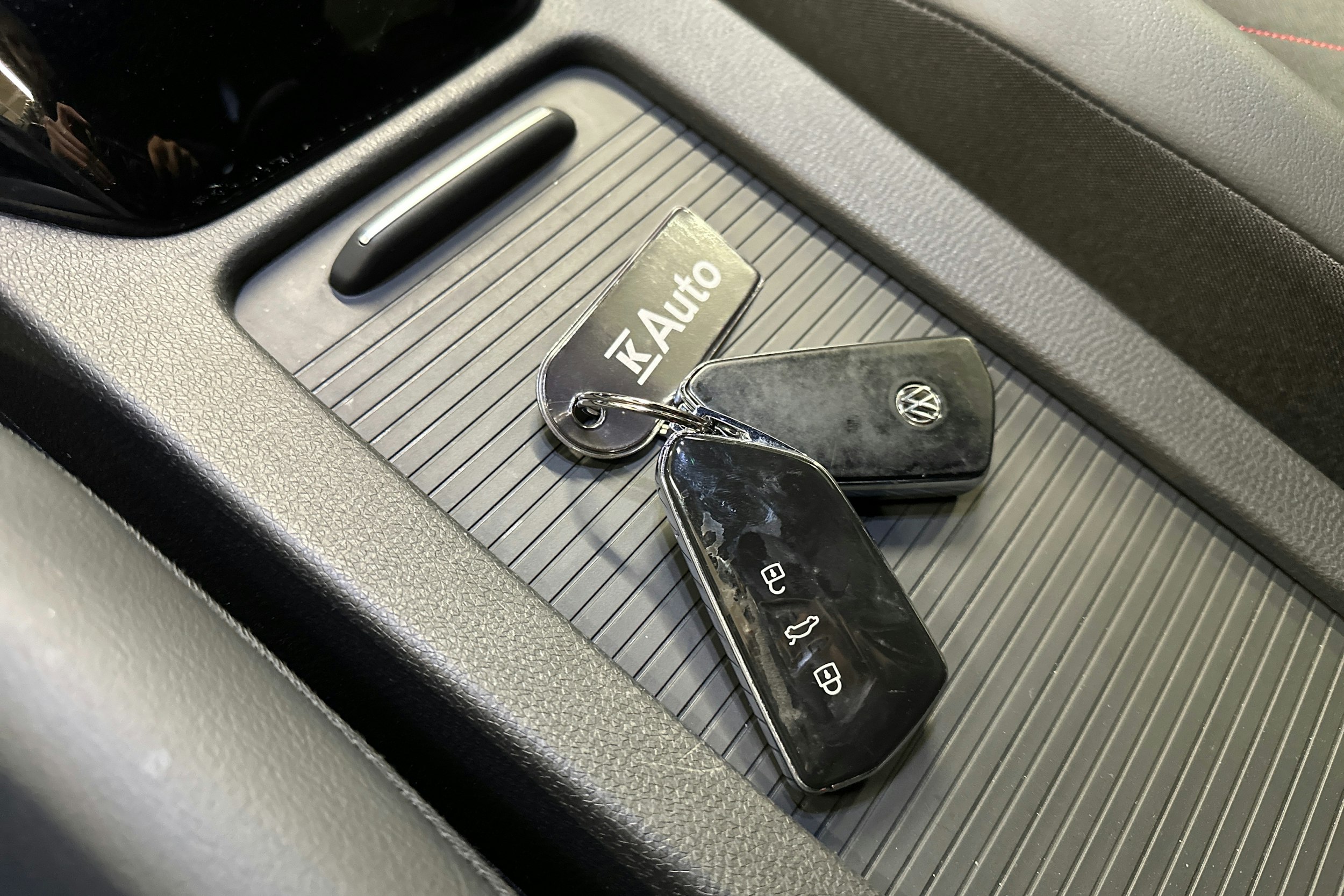 musta Volkswagen ID.5 2023 kuva 28.