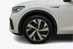 valkoinen Volkswagen ID.5 2023 kuva 11.