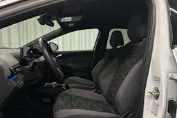 valkoinen Volkswagen ID.5 2023 kuva 15.