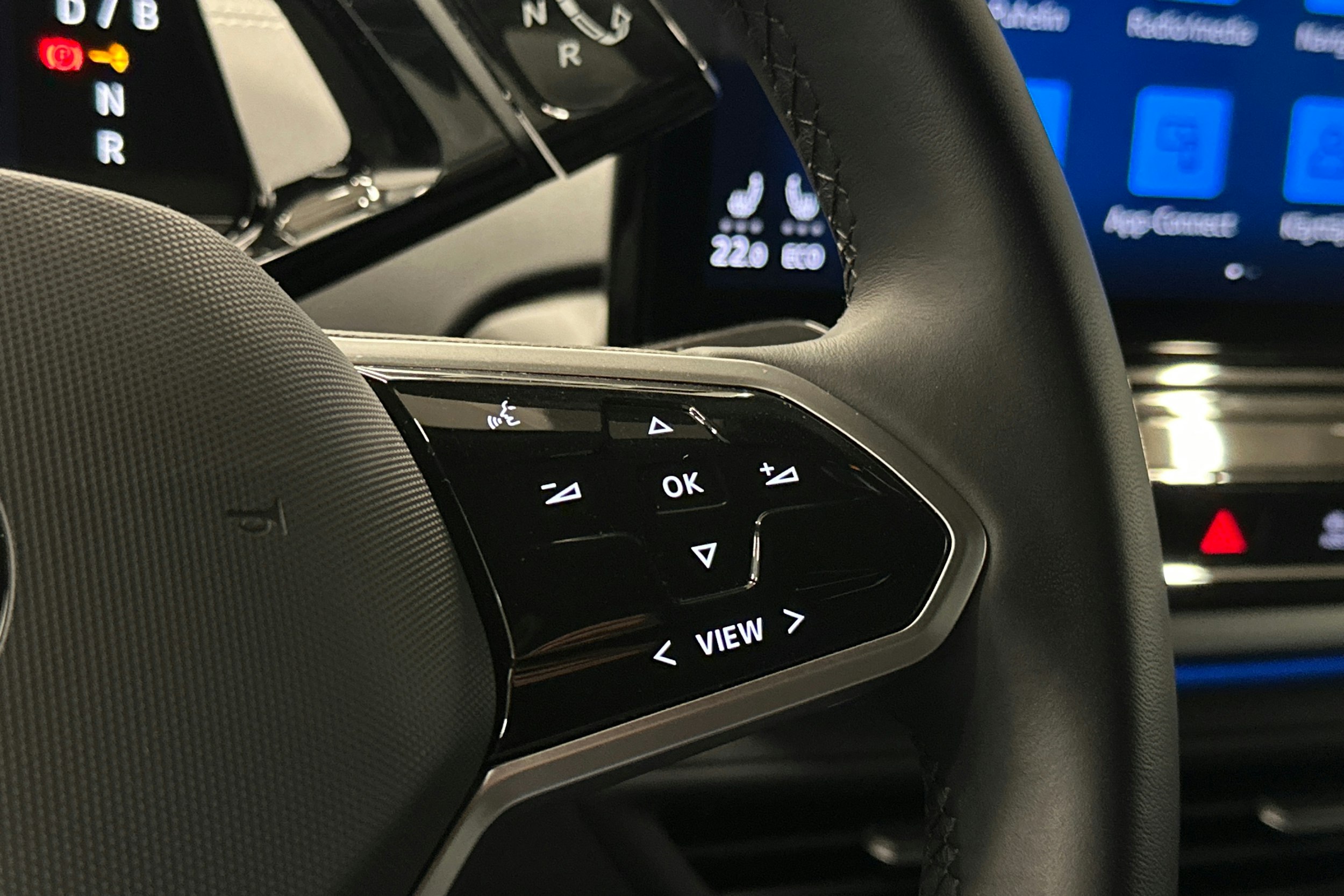 valkoinen Volkswagen ID.5 2023 kuva 19.