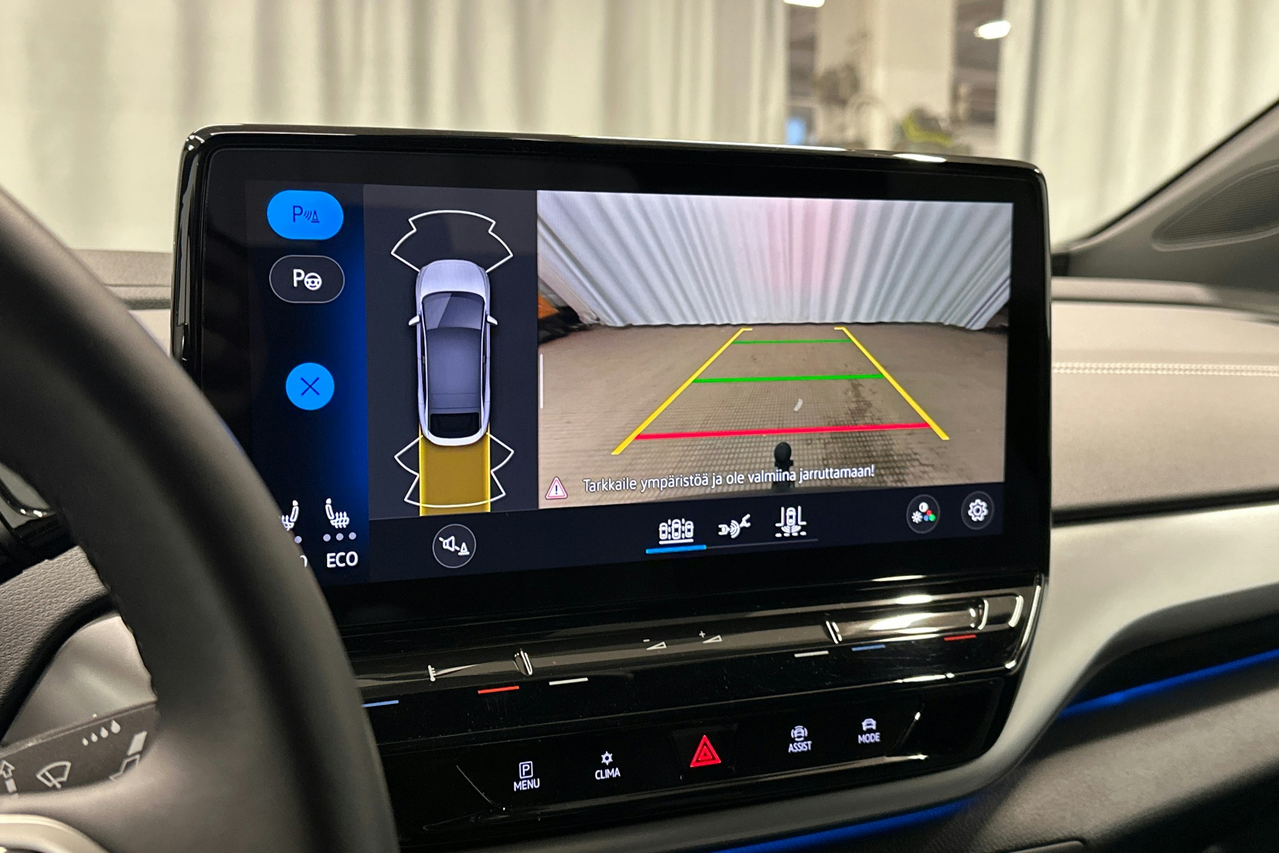 valkoinen Volkswagen ID.5 2023 kuva 22.