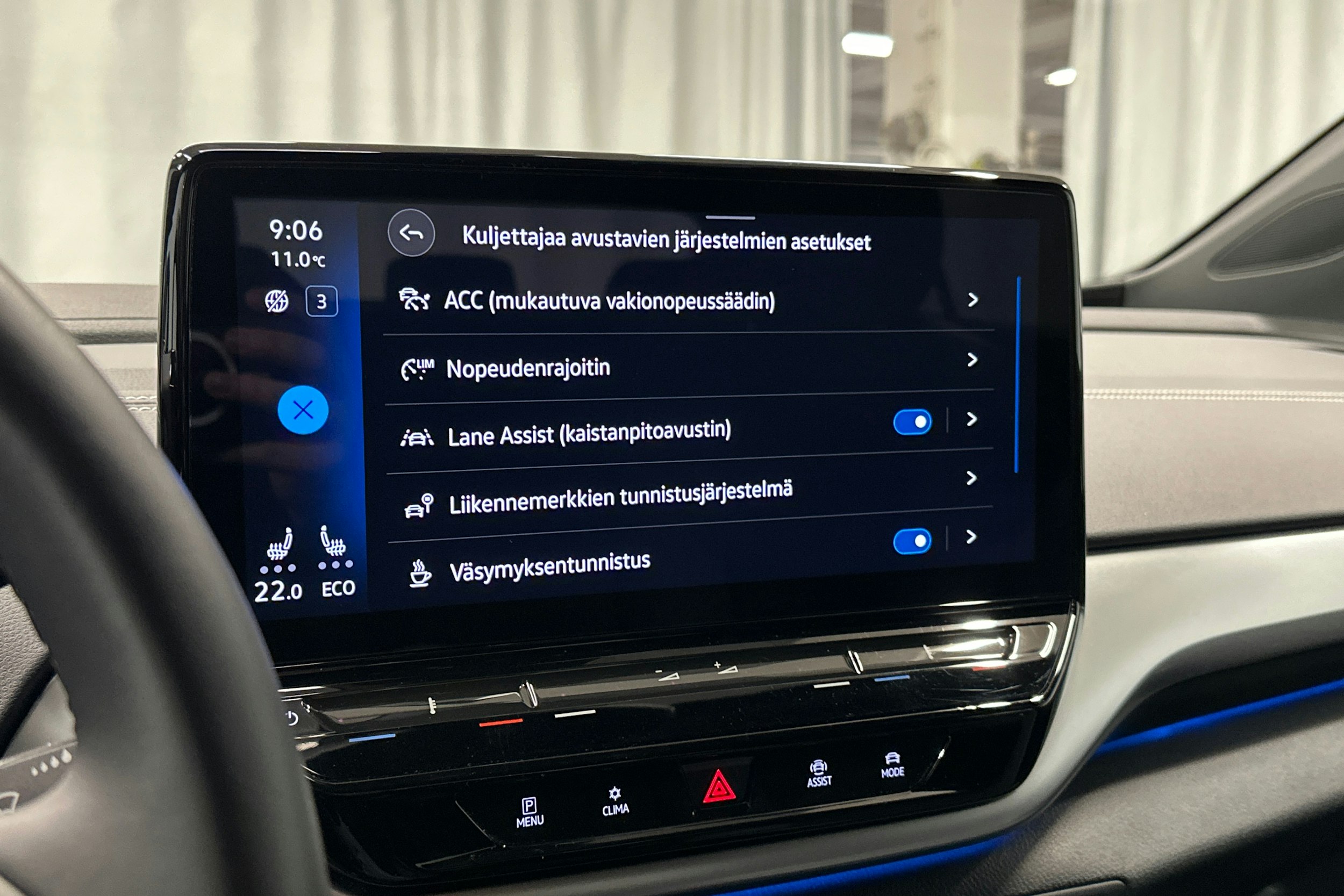 valkoinen Volkswagen ID.5 2023 kuva 25.