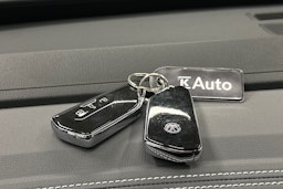 valkoinen Volkswagen ID.5 2023 kuva 28.