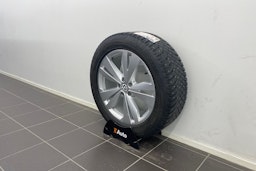 Valkoinen Volkswagen ID.5 2023 kuva 13.