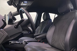 Valkoinen Volkswagen ID.5 2023 kuva 15.