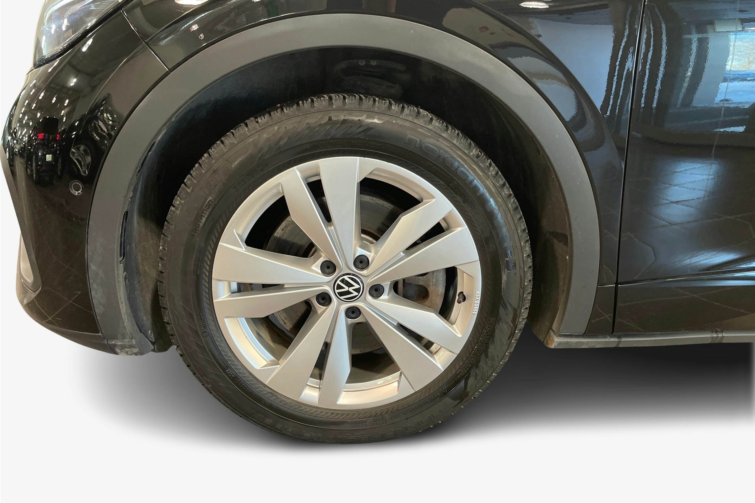 musta Volkswagen ID.5 2023 kuva 11.