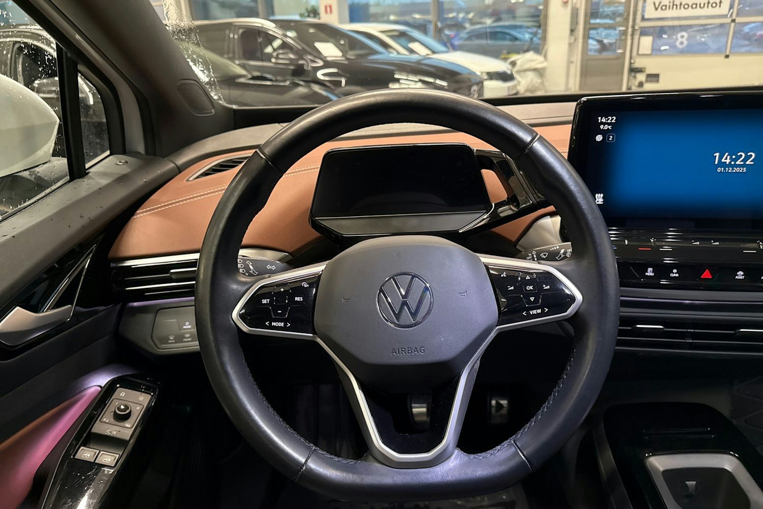 Valkoinen Volkswagen ID.5 2023 kuva 14.