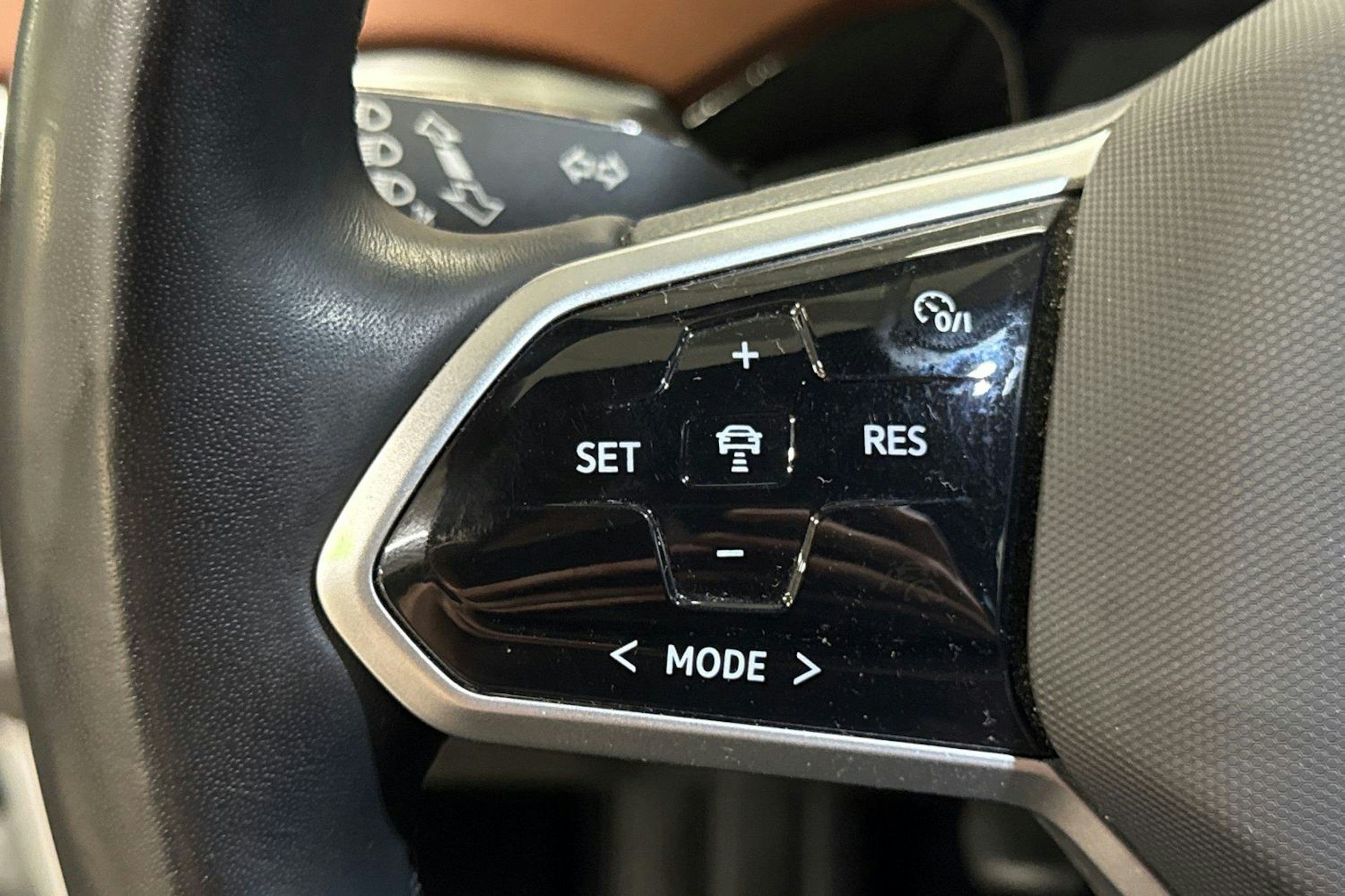 Valkoinen Volkswagen ID.5 2023 kuva 15.