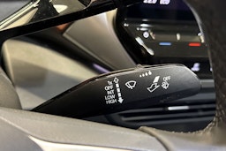 Valkoinen Volkswagen ID.5 2023 kuva 18.