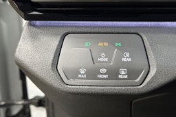 Valkoinen Volkswagen ID.5 2023 kuva 19.