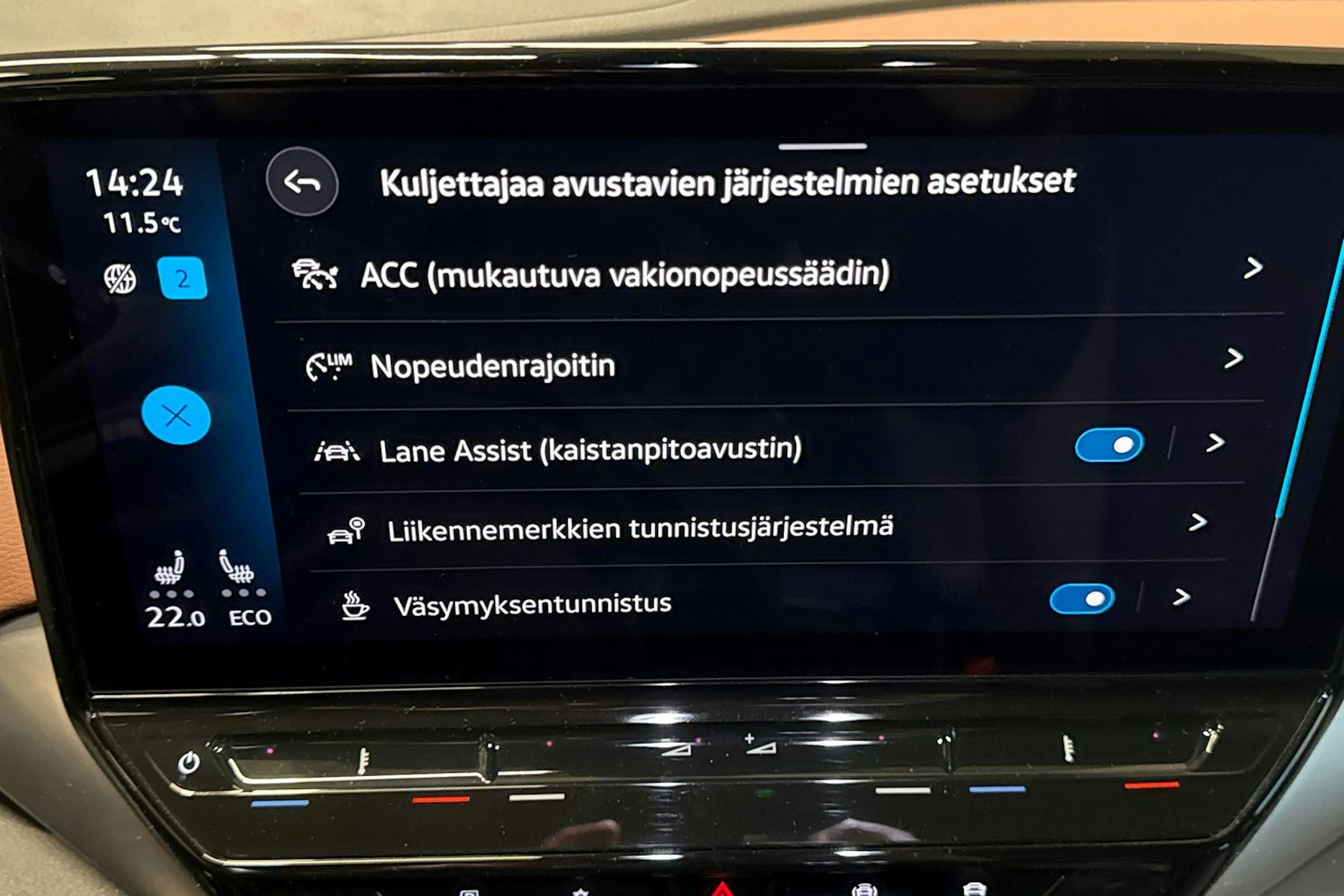 Valkoinen Volkswagen ID.5 2023 kuva 25.