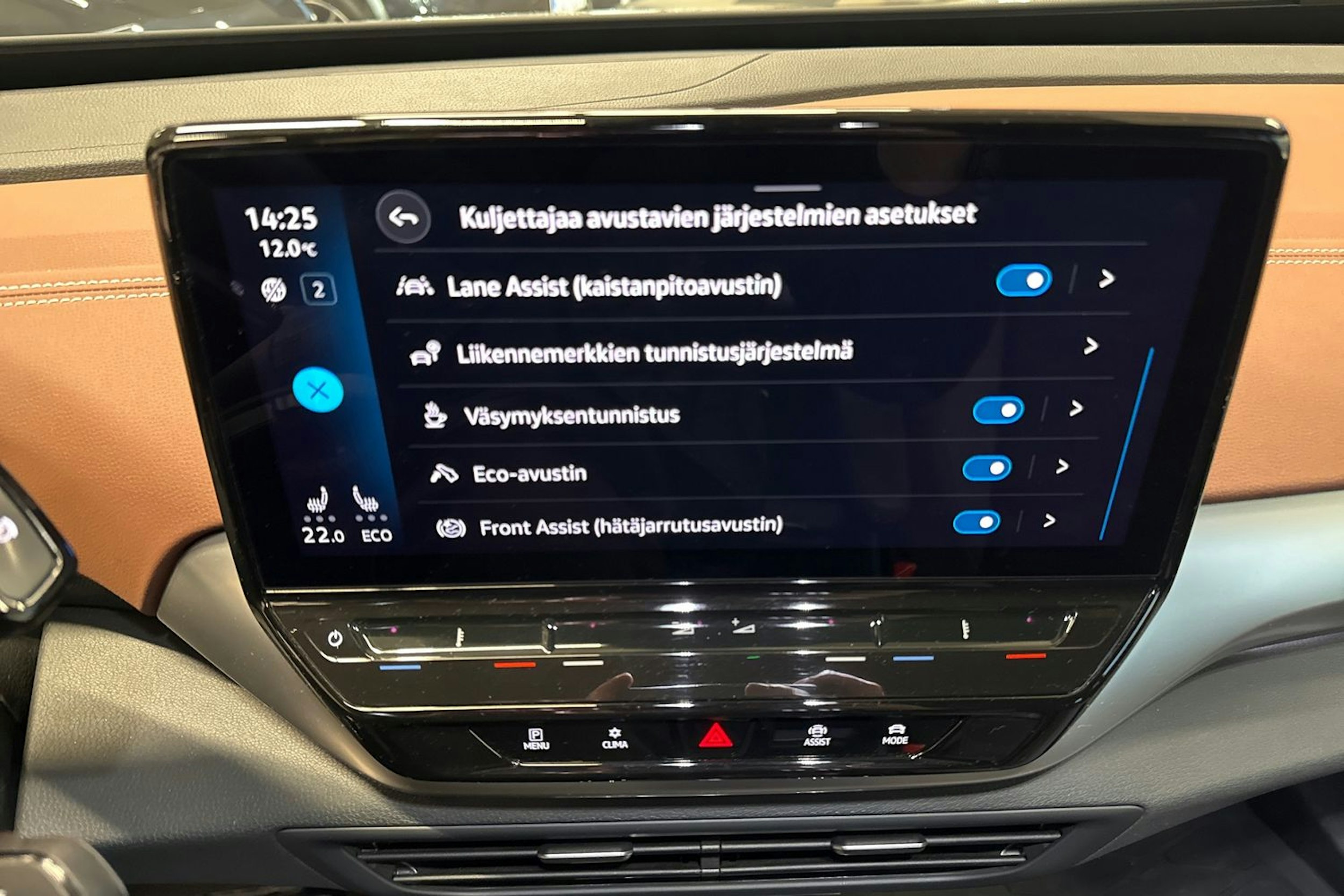 Valkoinen Volkswagen ID.5 2023 kuva 26.