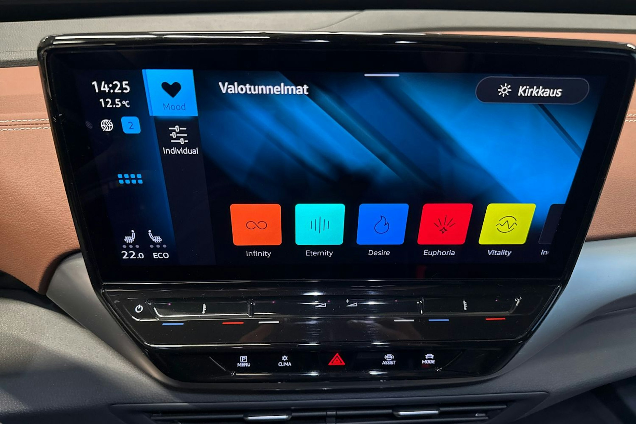 Valkoinen Volkswagen ID.5 2023 kuva 28.