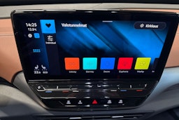 Valkoinen Volkswagen ID.5 2023 kuva 28.