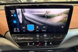 Valkoinen Volkswagen ID.5 2023 kuva 32.