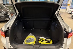 Valkoinen Volkswagen ID.5 2023 kuva 34.