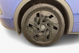 Sininen Volkswagen ID.5 2023 kuva 11.