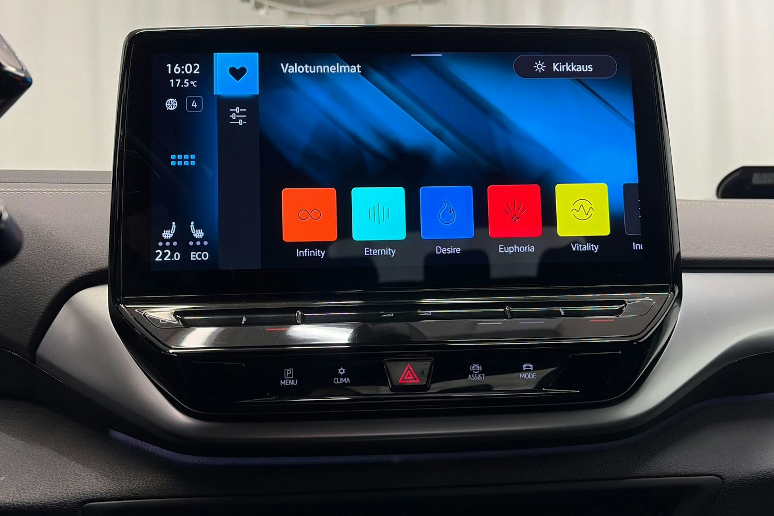 Sininen Volkswagen ID.5 2023 kuva 23.