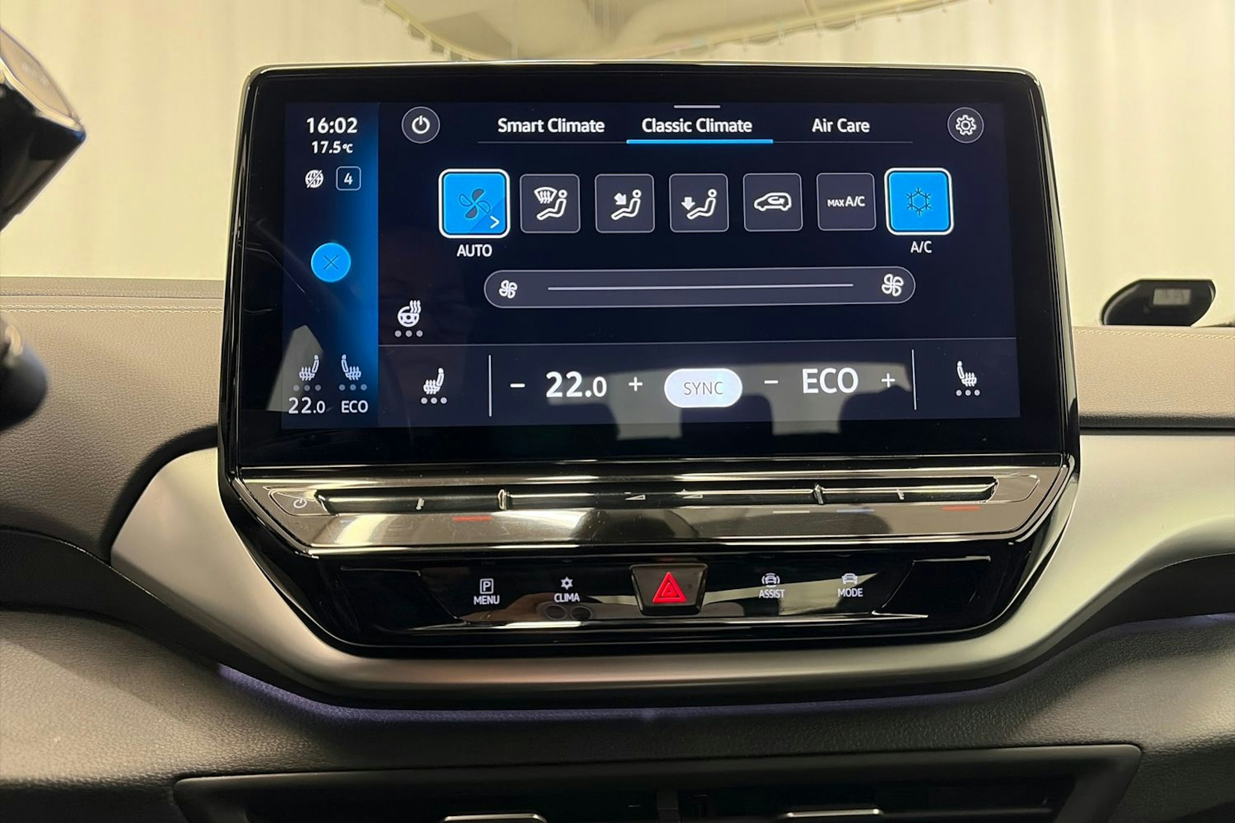 Sininen Volkswagen ID.5 2023 kuva 24.