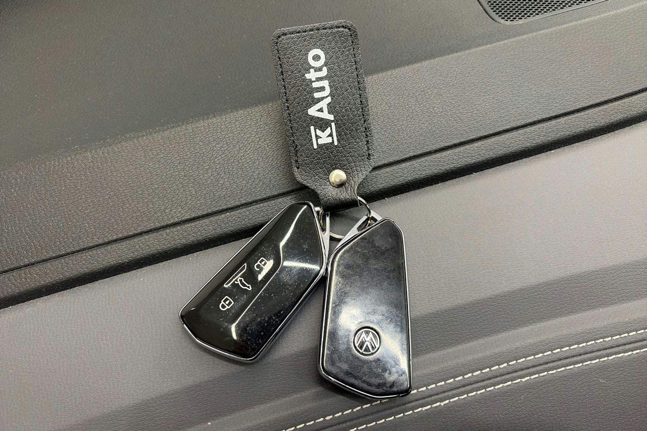 Sininen Volkswagen ID.5 2023 kuva 28.