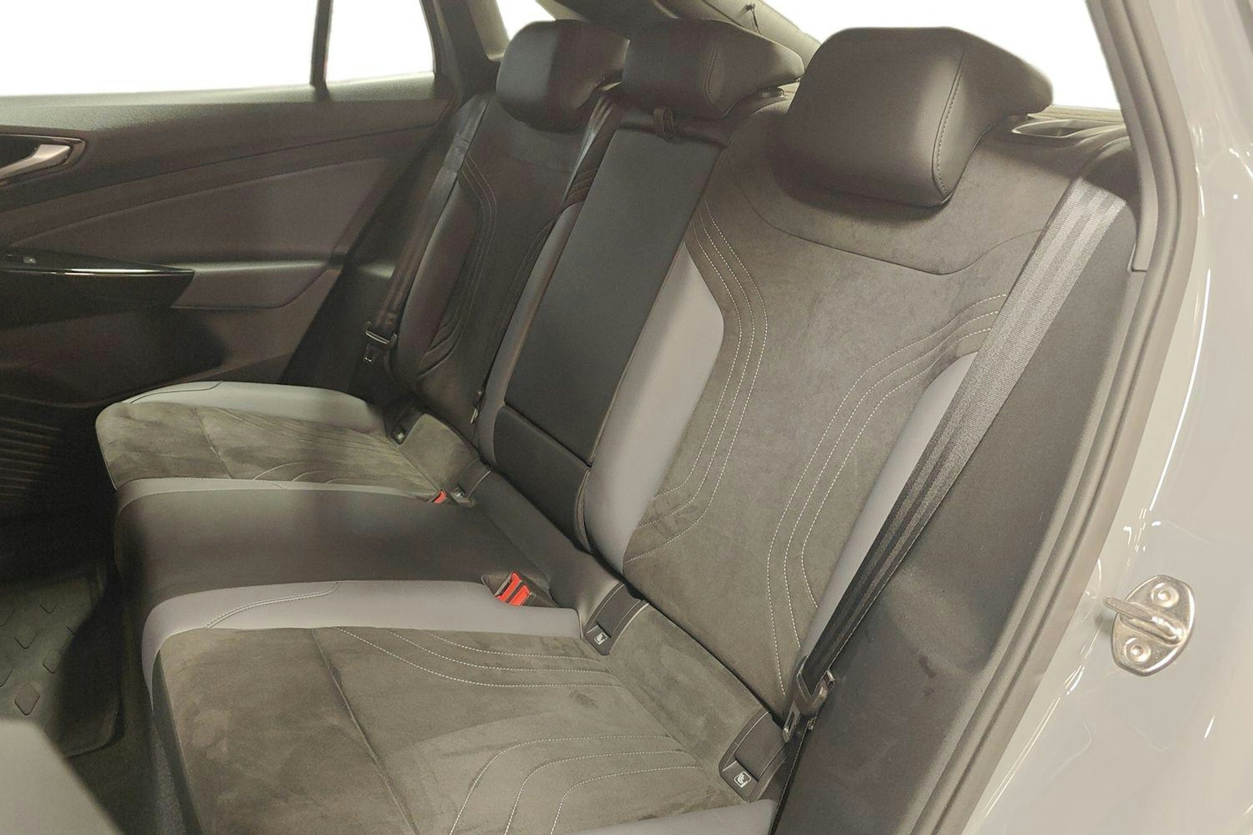 harmaa Volkswagen ID.5 2023 kuva 10.