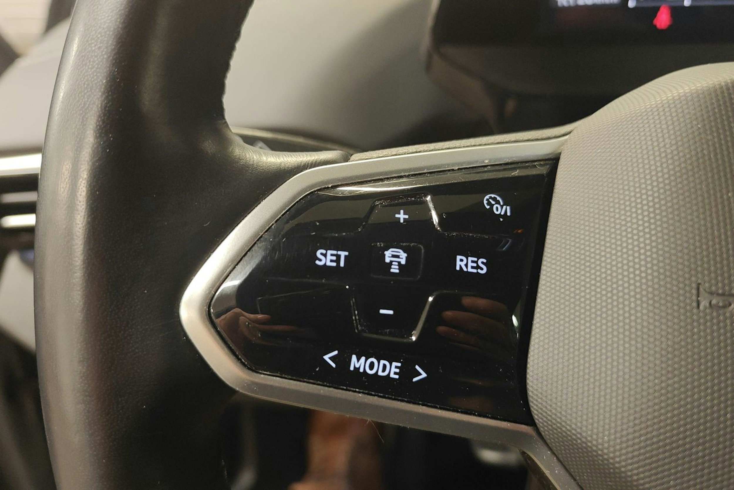 harmaa Volkswagen ID.5 2023 kuva 16.