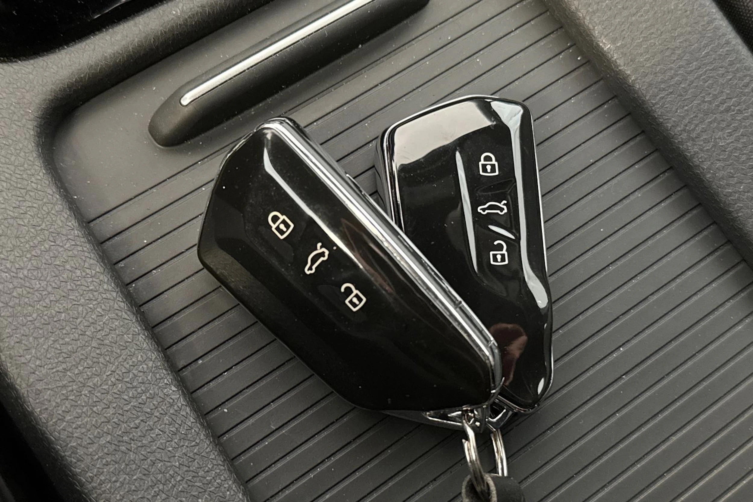 harmaa Volkswagen ID.5 2023 kuva 28.