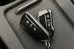 harmaa Volkswagen ID.5 2023 kuva 28.