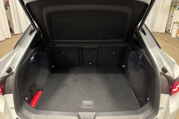 valkoinen Volkswagen ID.5 2024 kuva 14.