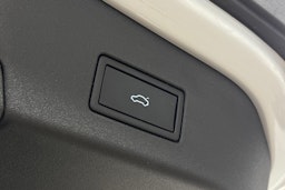 valkoinen Volkswagen ID.5 2024 kuva 15.