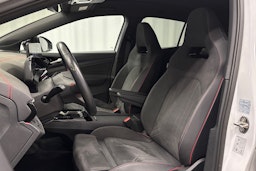 valkoinen Volkswagen ID.5 2024 kuva 18.