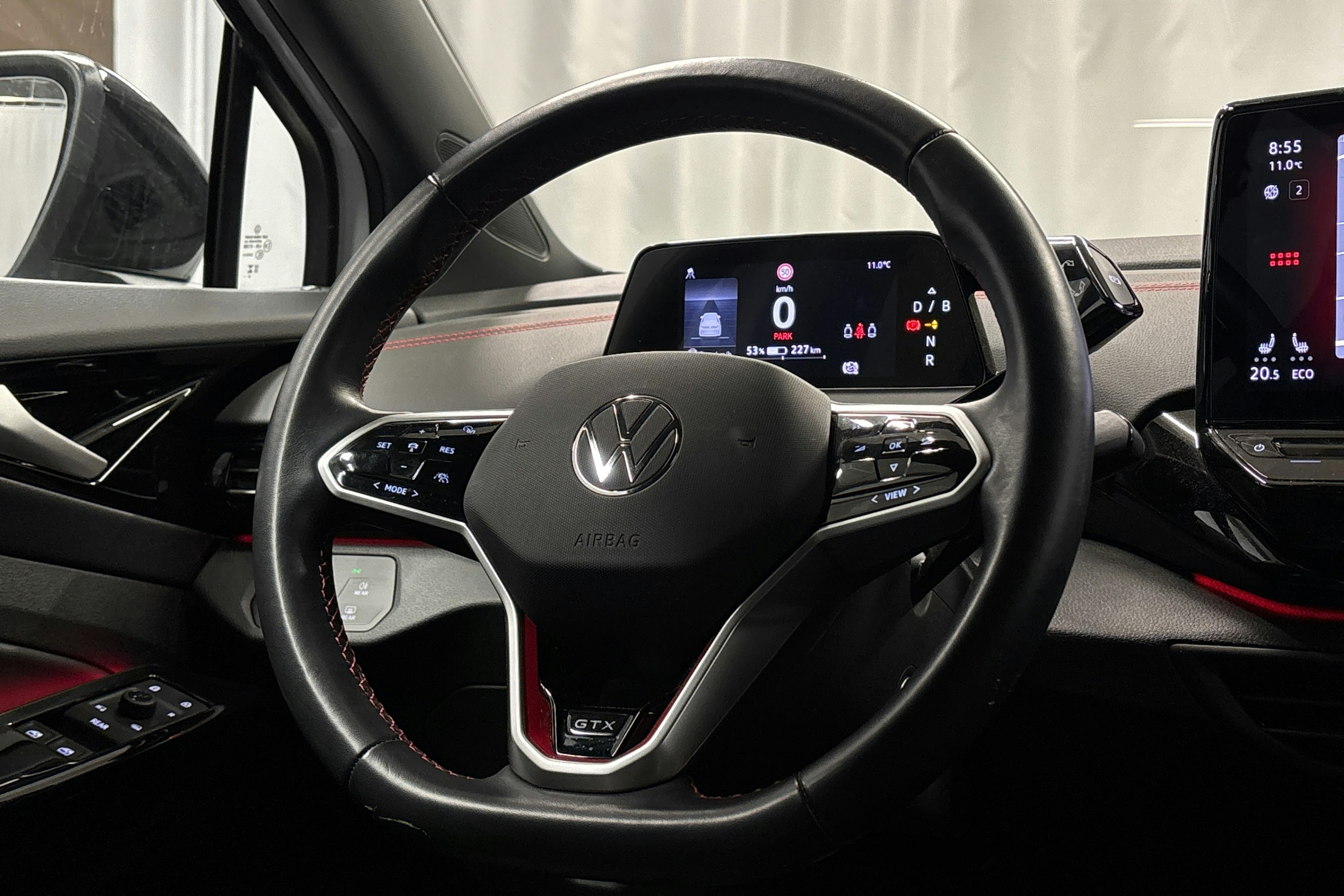 valkoinen Volkswagen ID.5 2024 kuva 21.