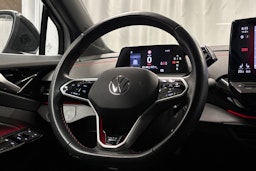 valkoinen Volkswagen ID.5 2024 kuva 21.