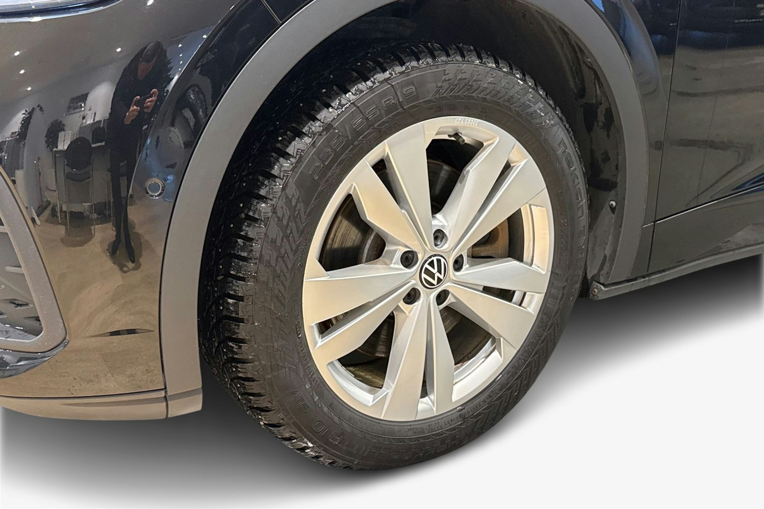 musta Volkswagen ID.5 2023 kuva 9.