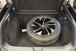 musta Volkswagen ID.5 2023 kuva 10.