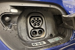 sininen Volkswagen ID.5 2023 kuva 15.