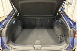 sininen Volkswagen ID.5 2023 kuva 24.