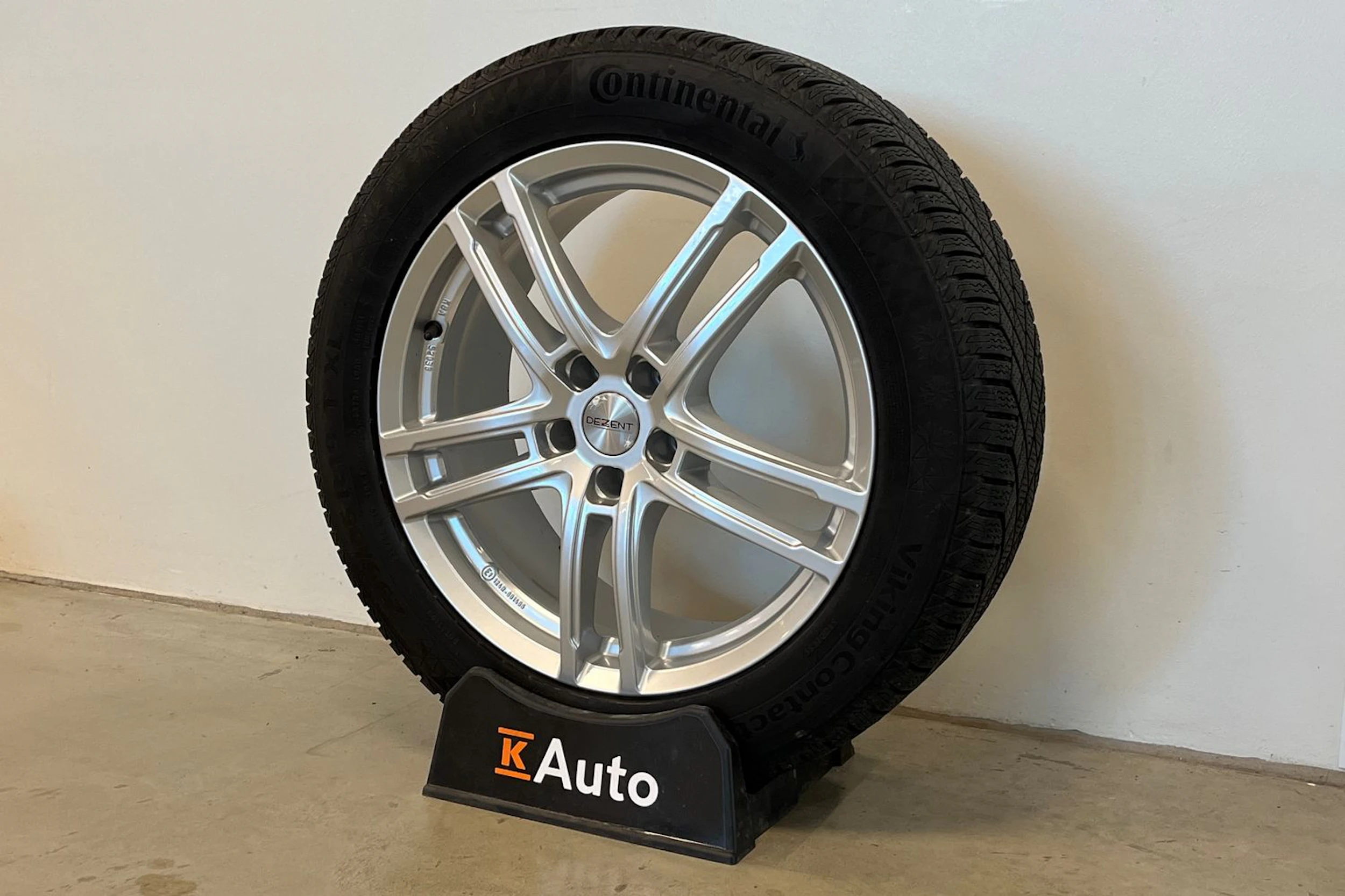 punainen Volkswagen ID.5 2023 kuva 10.