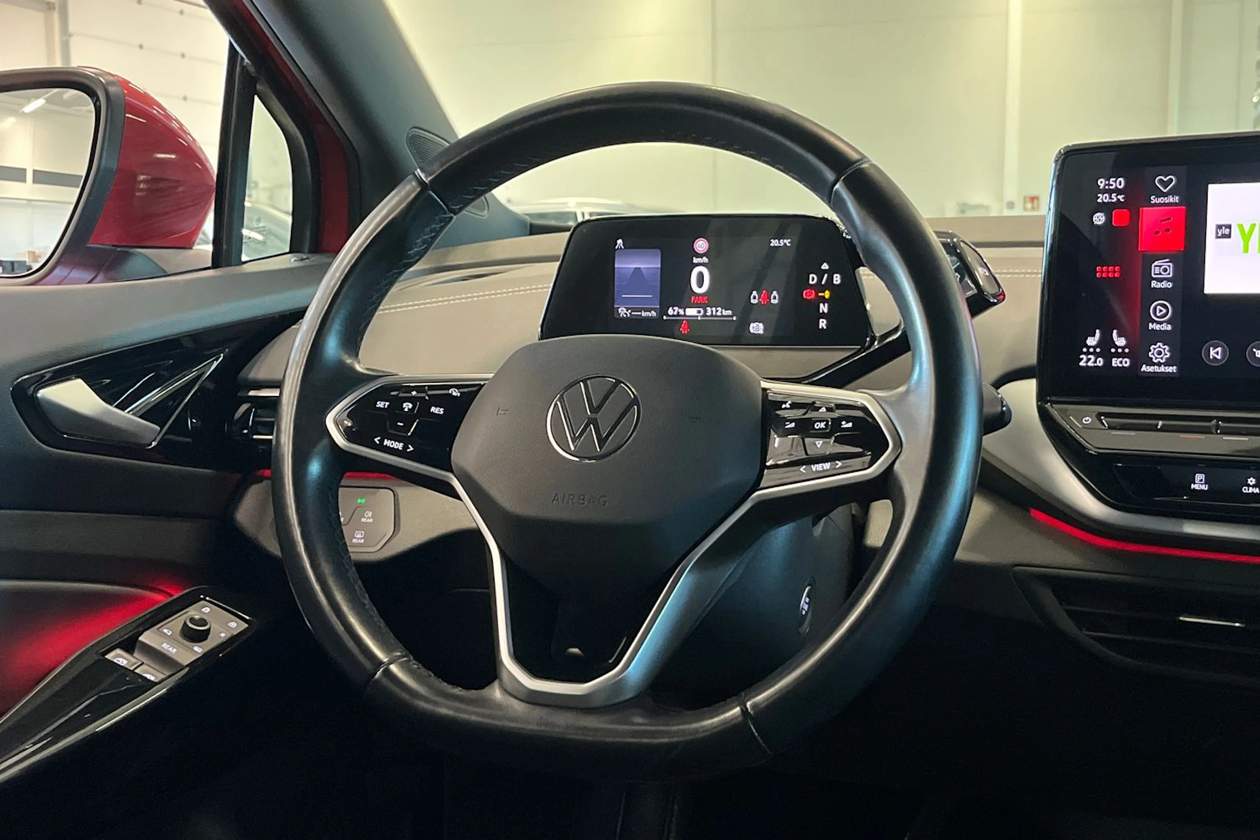 punainen Volkswagen ID.5 2023 kuva 12.