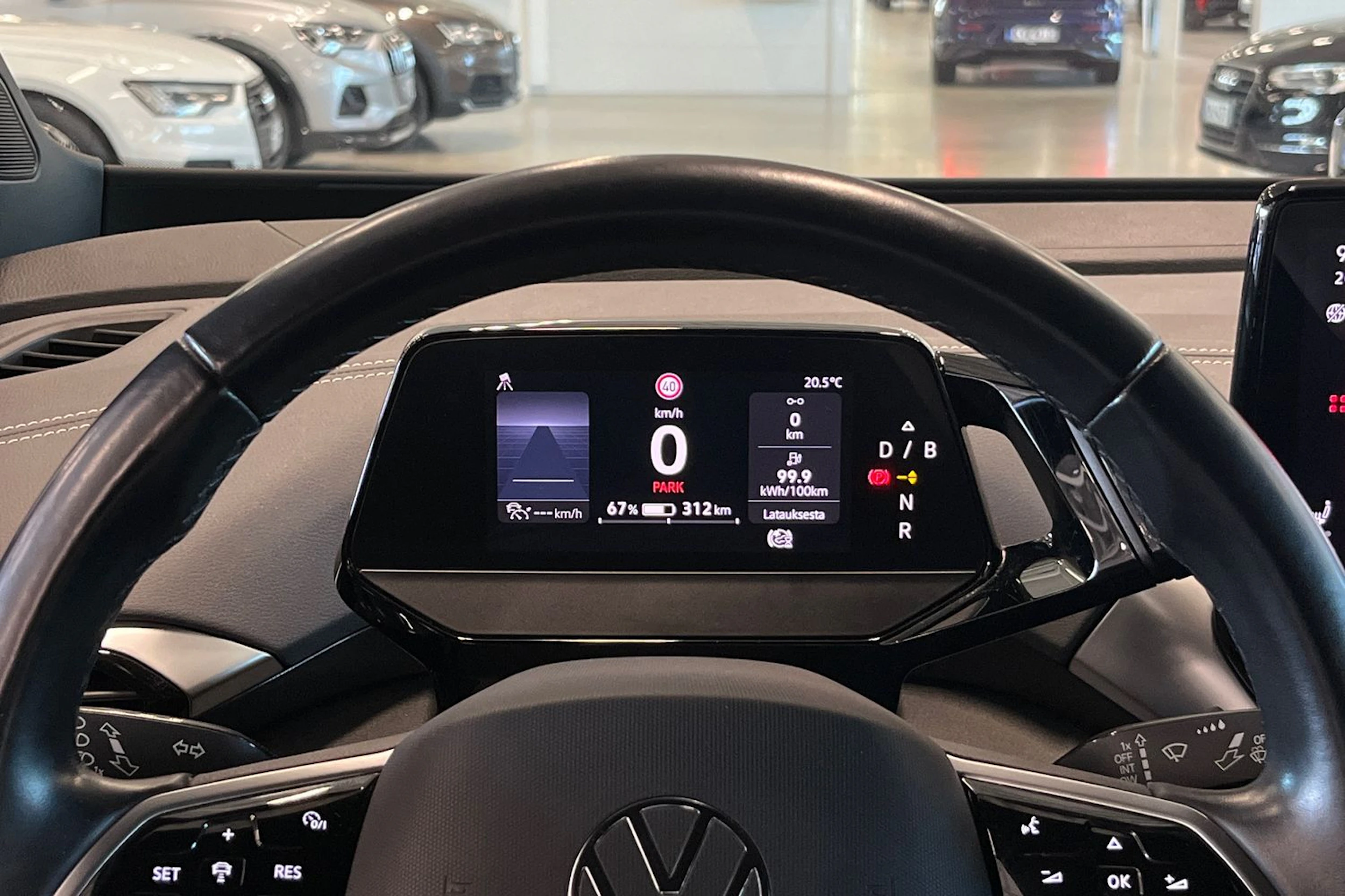 punainen Volkswagen ID.5 2023 kuva 13.