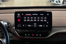 punainen Volkswagen ID.5 2023 kuva 26.