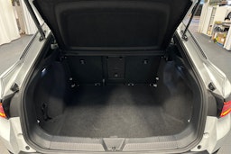 valkoinen Volkswagen ID.5 2023 kuva 14.