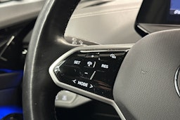 valkoinen Volkswagen ID.5 2023 kuva 17.