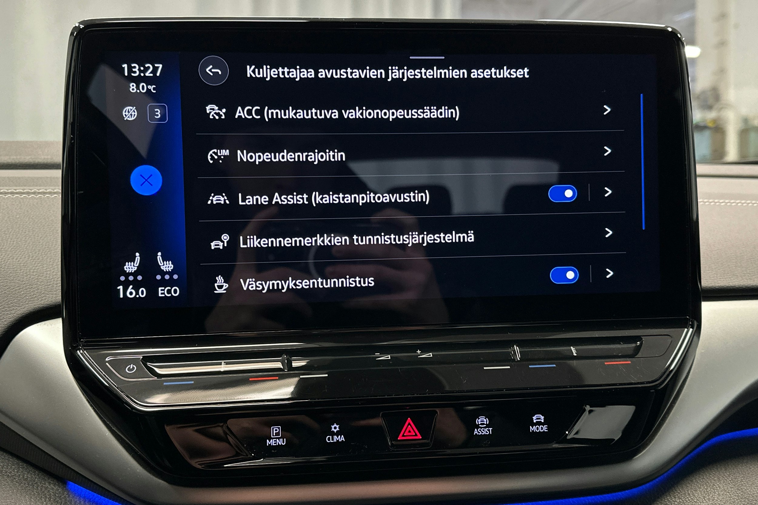 valkoinen Volkswagen ID.5 2023 kuva 25.