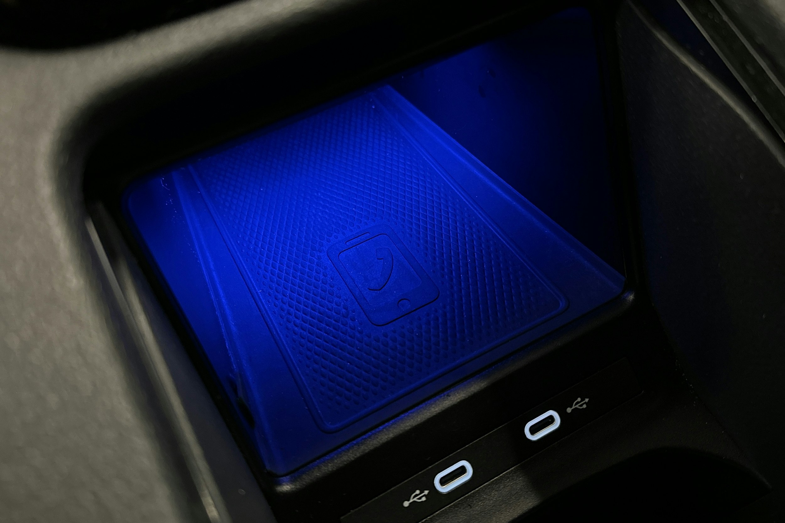 valkoinen Volkswagen ID.5 2023 kuva 28.