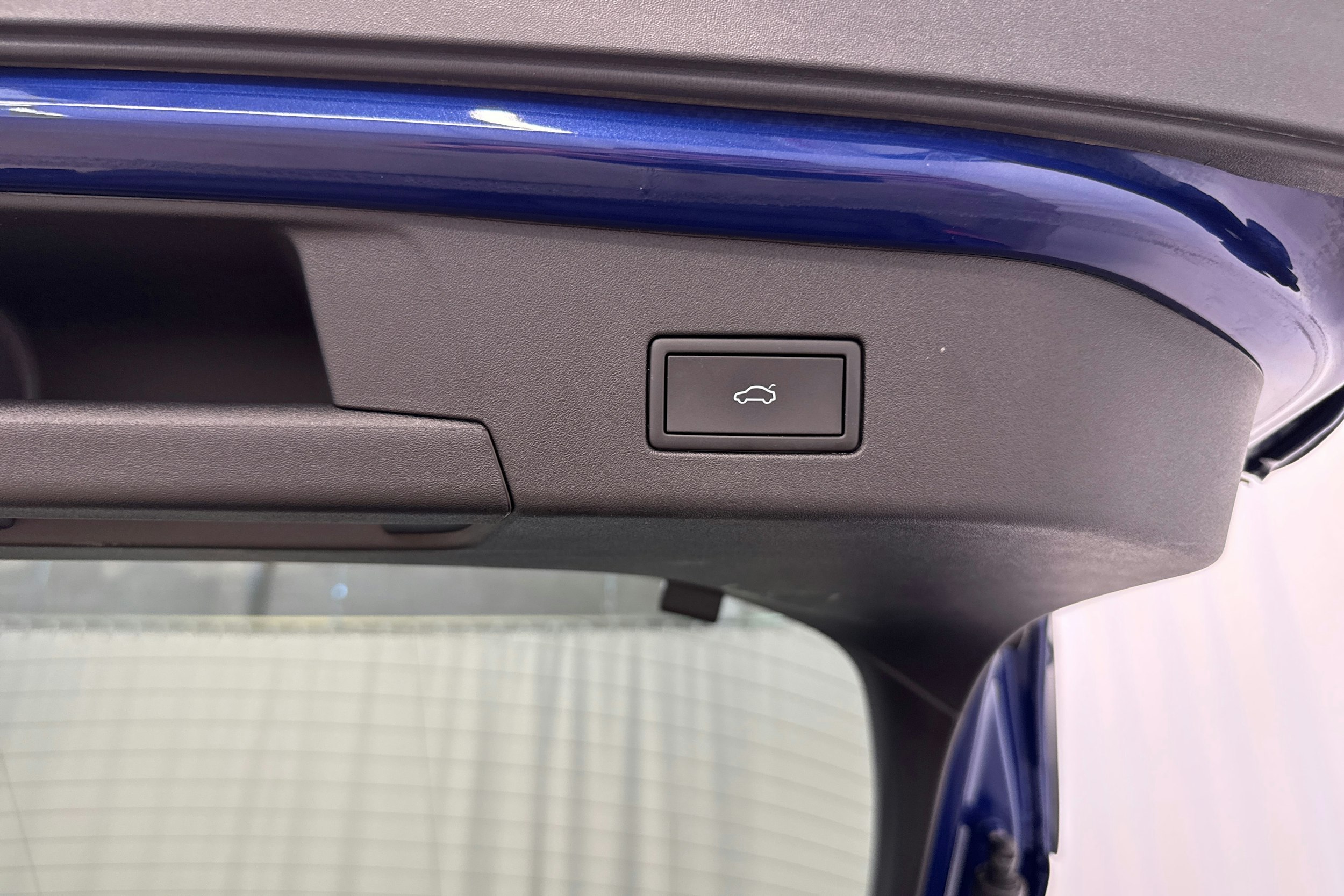 sininen Volkswagen ID.5 2023 kuva 14.