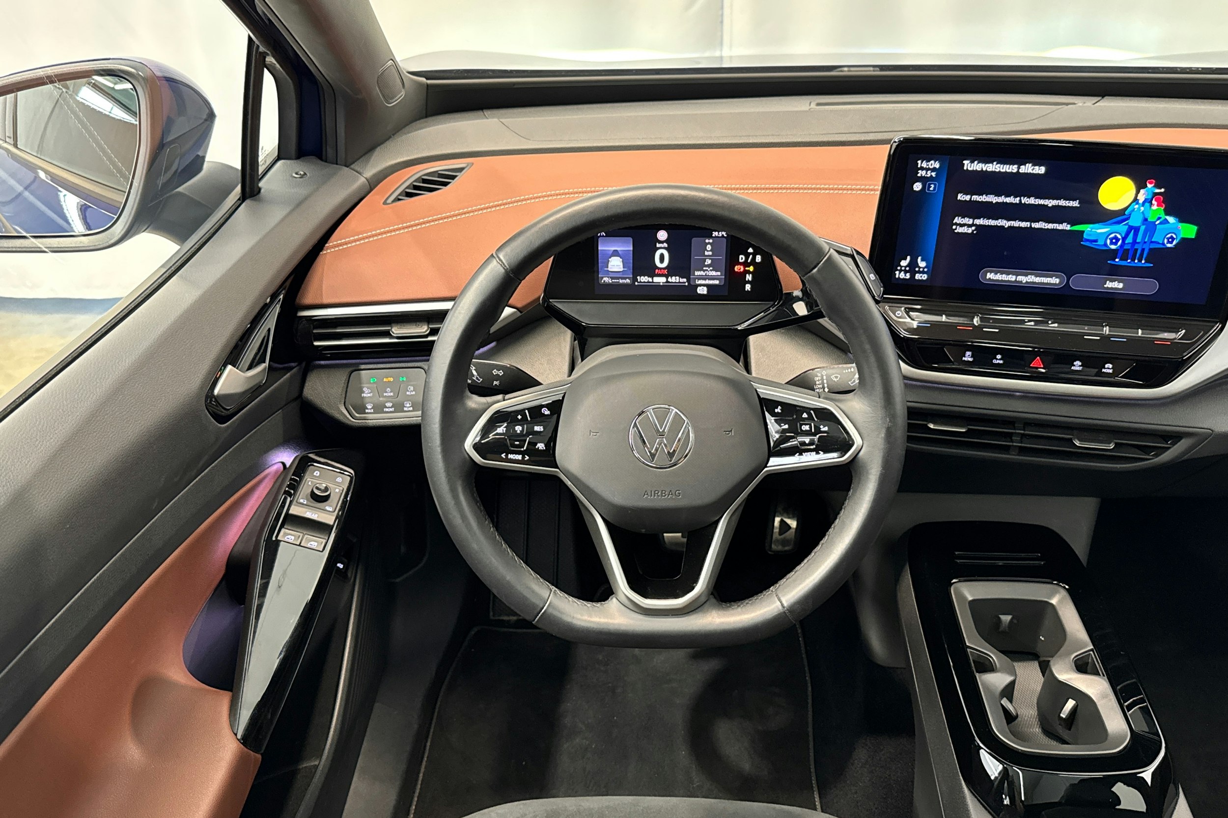 sininen Volkswagen ID.5 2023 kuva 18.